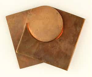 Lijsbeth Teding van Berkhout - Roodkoperen penning: Vierkant met Cirkel in Hoek, 1980 verkocht voor € 45!