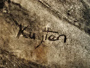 Harrie Kuyten - Bijzonder groot omstreeks 1930 Houtskool op papier "Stilleven witte Anjers" kopen? Bied vanaf 76!