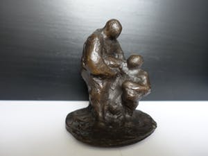 Theo van de Vathorst - "een helpende hand" brons. kopen? Bied vanaf 150!