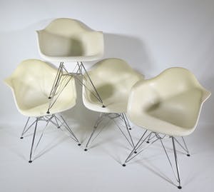 Ray en Charles Eames - Vier DAR stoelen door Vitra kopen? Bied vanaf 1!