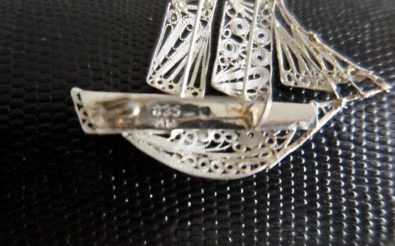Niet of onleesbaar gesigneerd - Zilversmid Melis en ter Weijden - Filigrain broche: Schip - Zilver 835 kopen? Bied vanaf 1!