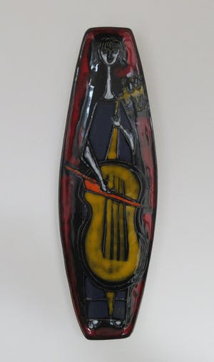 Niet of onleesbaar gesigneerd - Twee sixties Italiaanse San Marino faience muurhangers kopen? Bied vanaf 1!