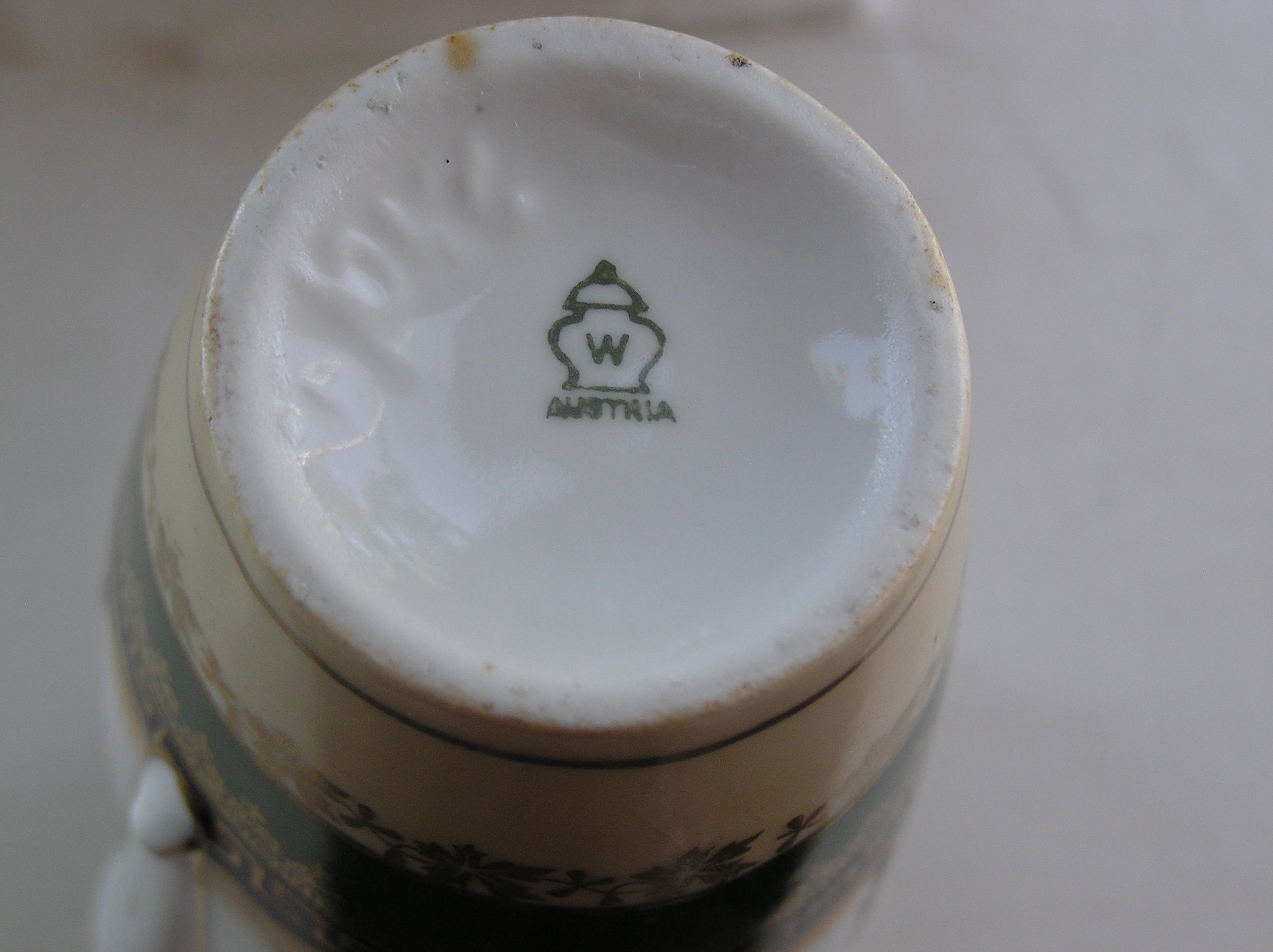 Niet of onleesbaar gesigneerd - Heinrich Wehinger & Co - Oostenrijks Biedermeier porseleinen amfoor vaasje kopen? Bied vanaf 1!