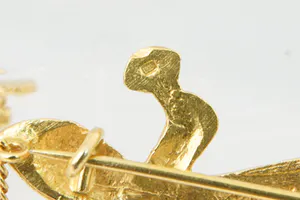 Opvallende geel-gouden 20 Krt Indonesië zg. Kabaja speld met salamanders kopen? Bied vanaf 980!