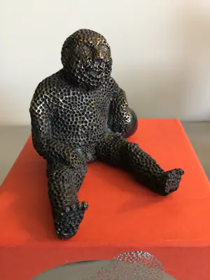 Carolein Smit - “ Zittende baby met bal “ kopen? Bied vanaf 129!