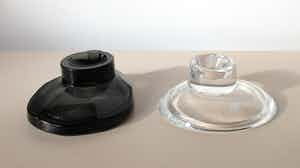 Niet of onleesbaar gesigneerd - Twee kristallen art deco inktbakjes verkocht voor € 1!