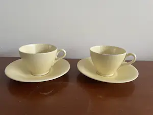 Plateelbakkerij Zuid-Holland - Plateelbakkerij Zuid Holland - Art deco gele theepot + kop- en schotels kopen? Bied vanaf 20!