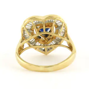 18k gouden ring met saffier en taper vorm geslepen diamant tot. 0.50ct kopen? Bied vanaf 510!