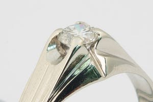 1490 - Exclusieve 14 Kt. Witgouden & Diamanten solitairring 0.50ct /H/vs1 kopen? Bied vanaf 480!