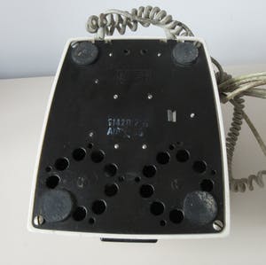 Curiosa - Ericsson witte Bakelieten telefoon type 11420/2 kopen? Bied vanaf 1!