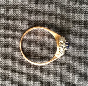 18K Goud - entourage ring met roosdiamant en een saffier kopen? Bied vanaf 225!