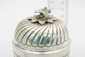 35- Antieke 19e eeuwse 2e gehalte Zilveren suikerpot - met waterlelie handvat kopen? Bied vanaf 230!