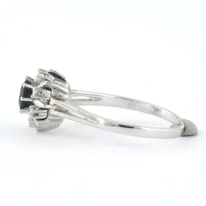 18k witgouden ring bezet met saffier en single cut geslepen diamant tot. 0,08ct kopen? Bied vanaf 245!