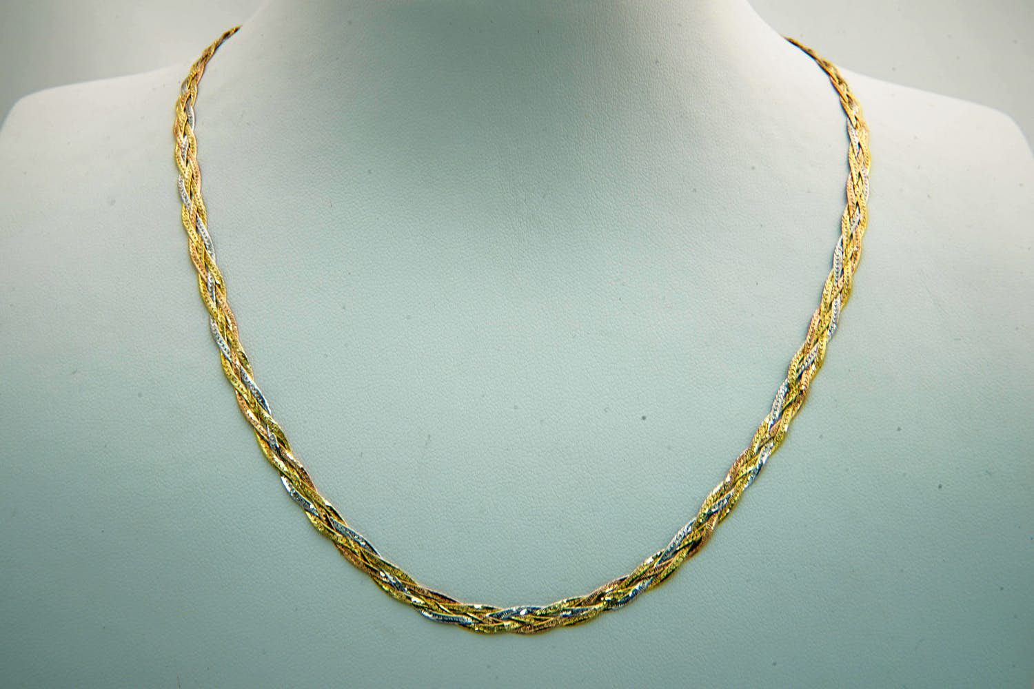 Buy 60 - Elegant 14 karaat gouden tri color gevlochten collier? Bid from 290!