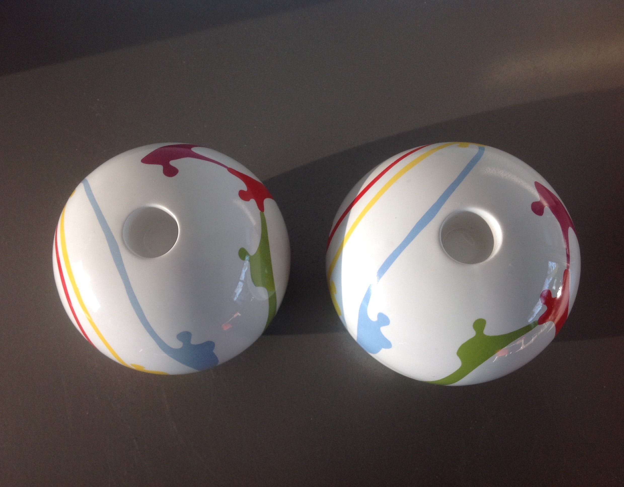 Corry Ammerlaan - Twee bolvormige kaarsenhouders kopen? Bied vanaf 18!