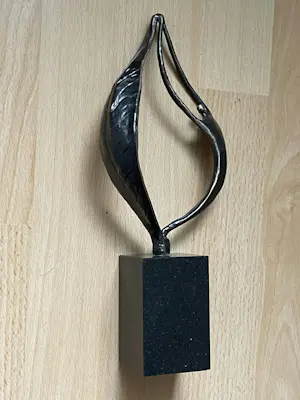 Corry Ammerlaan - Verbronsde Sculptuur Corry Ammerlaan “Een nieuw begin” kaufen? Bieten Sie von 65!