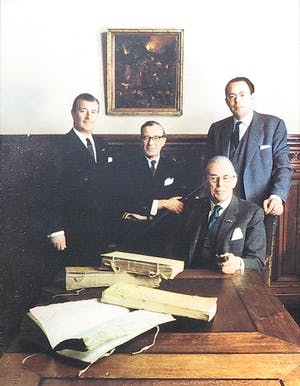 Paul Huf - Foto, lot van twee los ingelijste portretten van o.a. W. den Toom kopen? Bied vanaf 1!