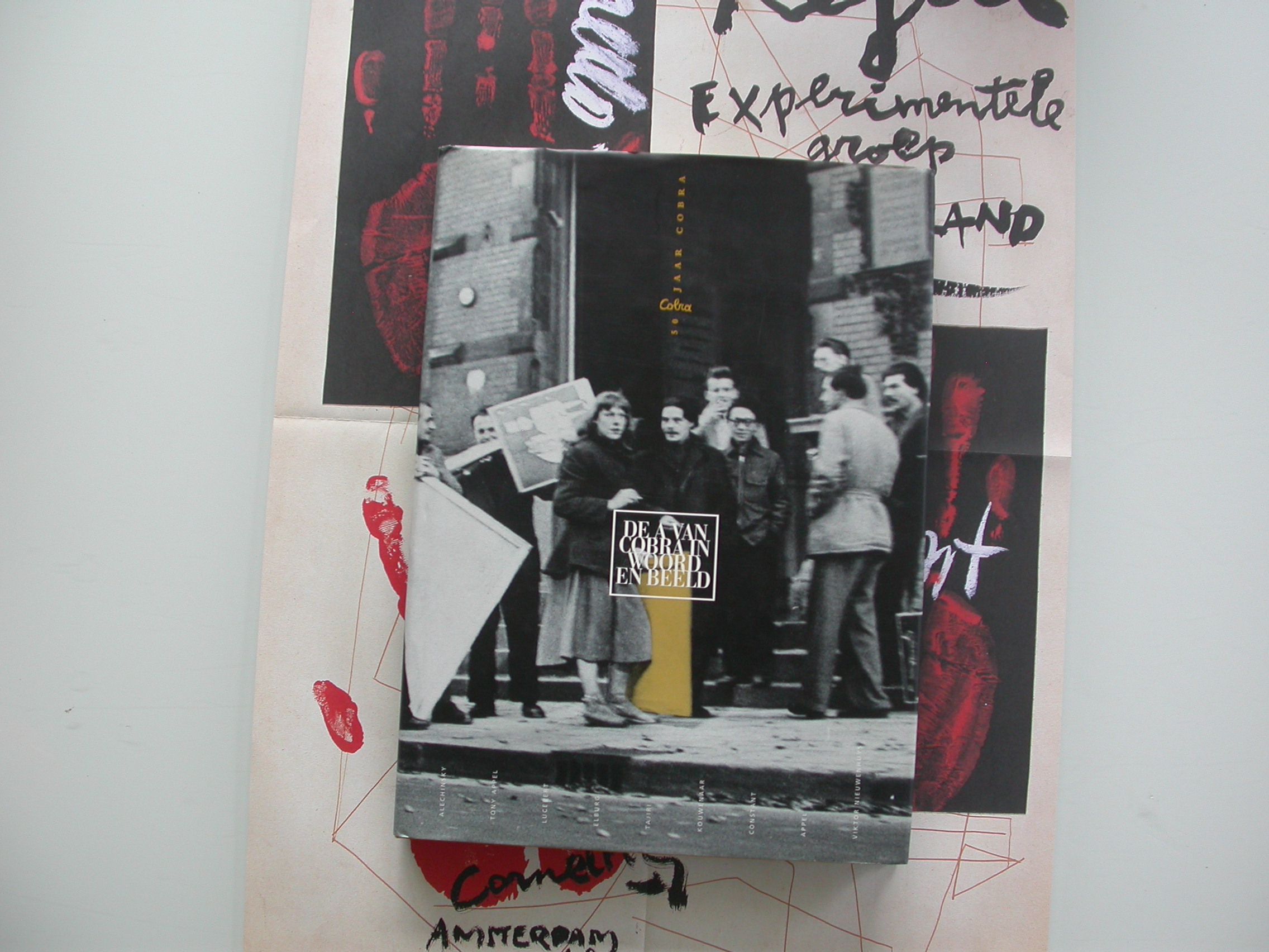 Karel Appel - De A van Cobra in woord en beeld Compleet met 2 facsimile-affiches kopen? Bied vanaf 25!
