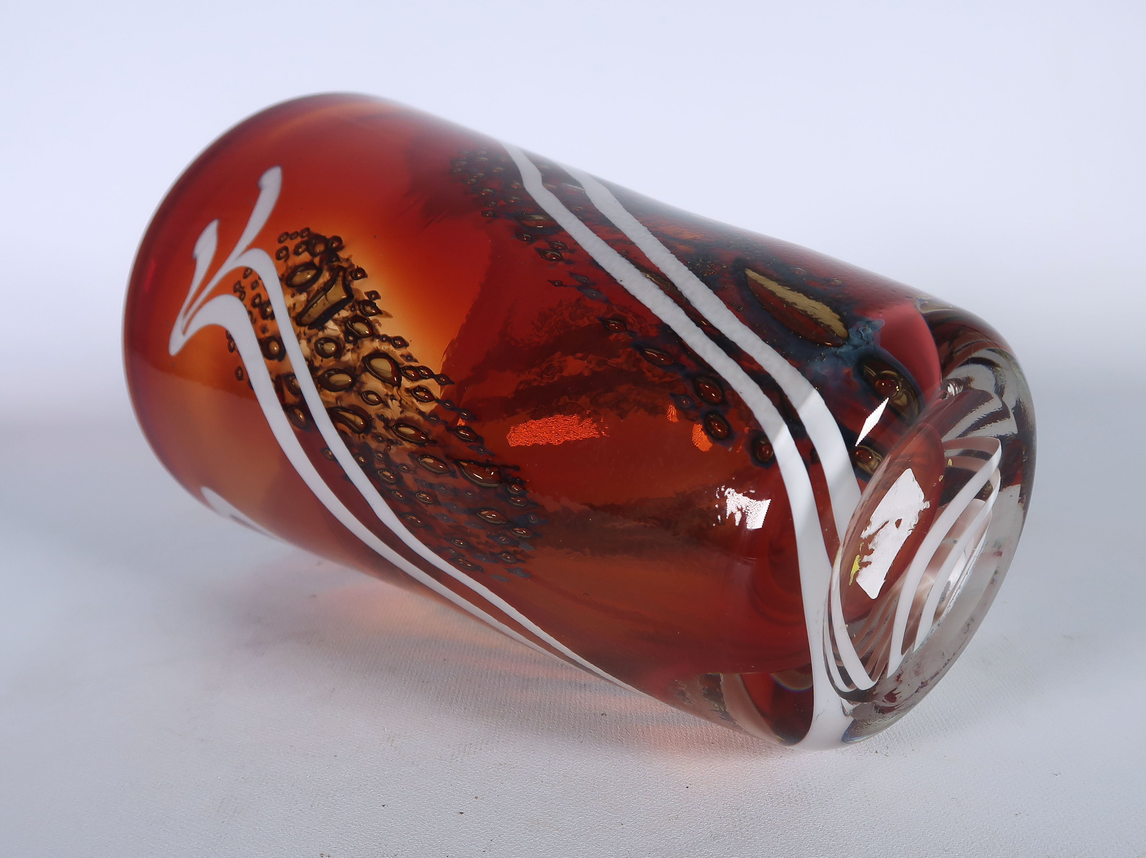 Niet of onleesbaar gesigneerd - Glas, Vaas met witte banen kopen? Bied vanaf 1!