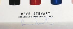Damien Hirst - Gesigneerd album van Dave Stewart – Greetings From The Gutter - Ingelijst kopen? Bied vanaf 1!