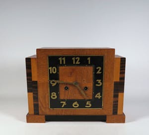 Nieuwe Kunst - Hout en metaal, Art Deco klok kopen? Bied vanaf 80!
