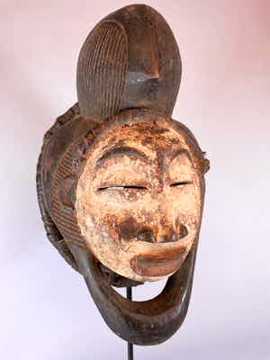 Punu - 211155 Tribal used Old African female mask from the Punu - Gabon. verkocht voor € 45!