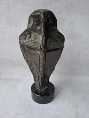 Eric Claus - Bronzen Uil kopen? Bied vanaf 895!