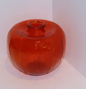 Andries Dirk Copier - ORANJE GLAZEN VAASJE, BEVRIJDINGS VAASJE, 1945, COPIER, LEERDAM kopen? Bied vanaf 150!
