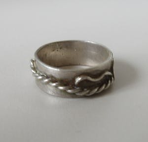 Niet of onleesbaar gesigneerd - Vintage Studio zilveren ring - 1e gehalte zilver (925) kopen? Bied vanaf 1!