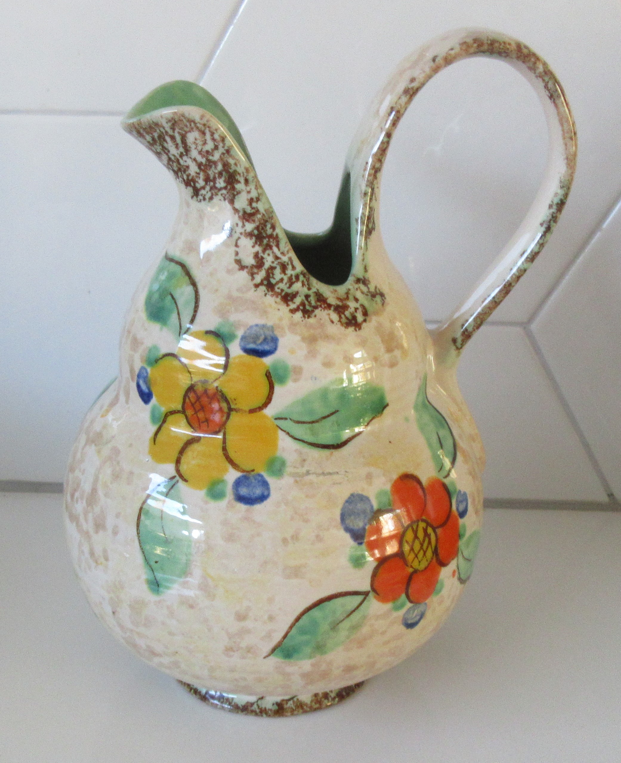 Niet of onleesbaar gesigneerd - Angelo Kunstaardewerk - Grote platelen snavelkan decor Bemo kopen? Bied vanaf 1!