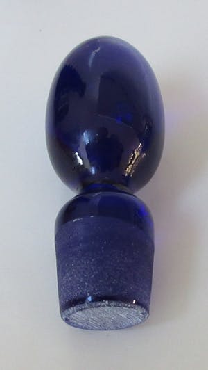 Niet of onleesbaar gesigneerd - Cobalt blauwe en turqoise glazen design karaf kopen? Bied vanaf 1!