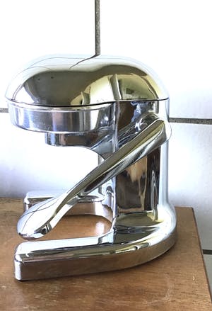 Niet of onleesbaar gesigneerd - Design citruspers chroom kopen? Bied vanaf 1!