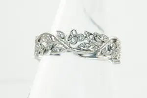 32- Exclusieve Art Nouveau stijl 18 krt witgoud & diamant 0.55ct alliance ring kopen? Bied vanaf 460!