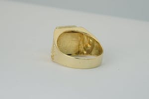2548 -  geel-gouden Zegelring met cabochon geslepen zwarte steen - gekeurd kopen? Bied vanaf 280!