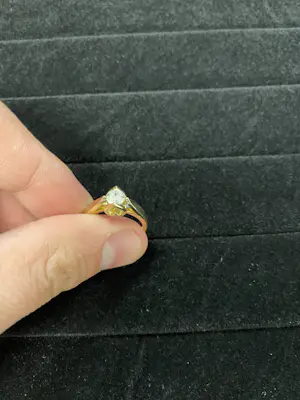 Geelgouden hartring bezet met zirkonia kopen? Bied vanaf 130!