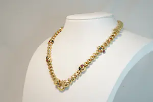03 - Exclusief 18 Krt geelgouden collier met hartvormige schakels kopen? Bied vanaf 3480!