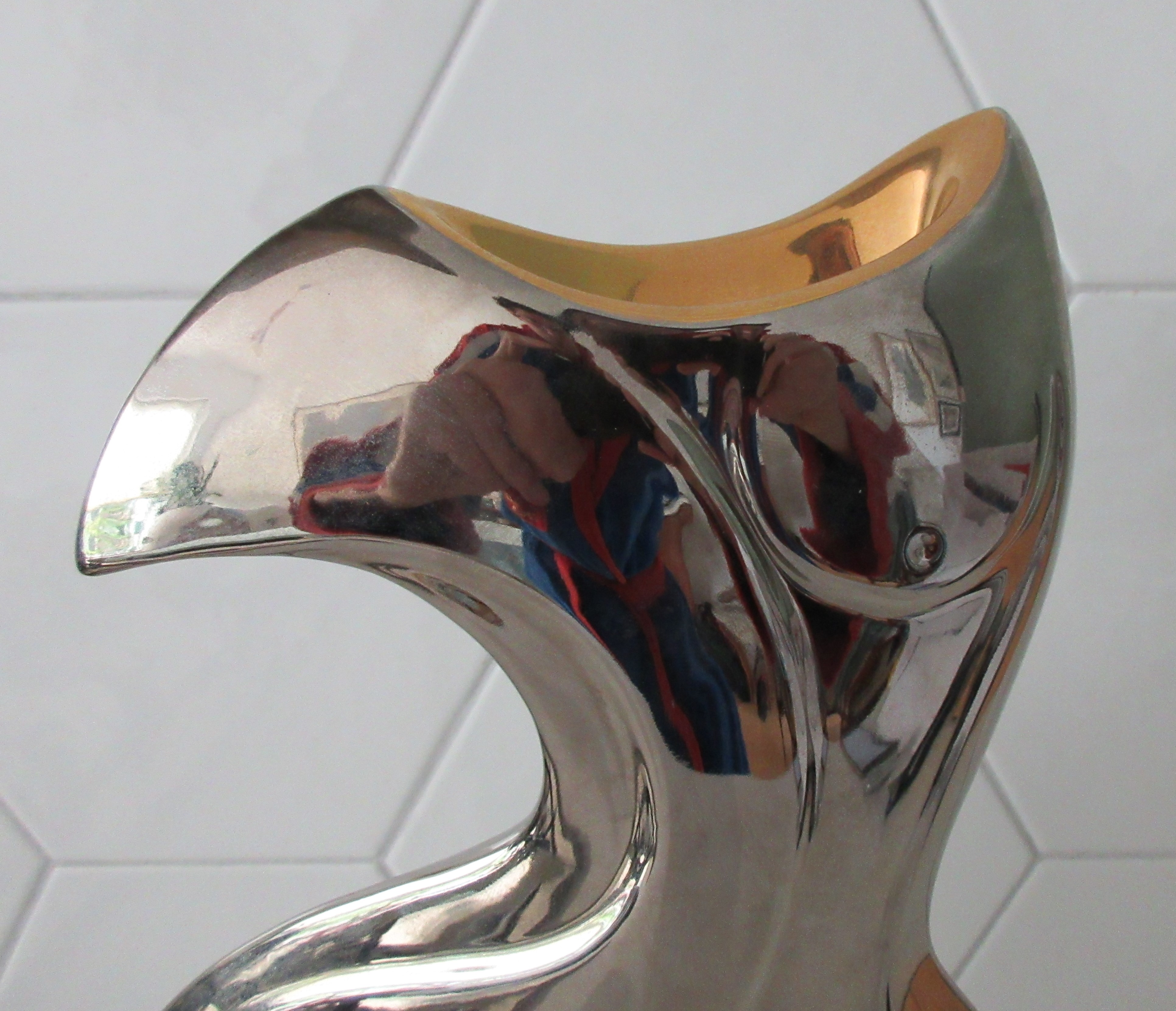 Niet of onleesbaar gesigneerd - Gestileerde platina porseleinen plastiek van een vogel kopen? Bied vanaf 1!