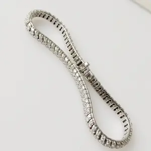 Diamanten armband in art-decostijl kopen? Bied vanaf 4200!