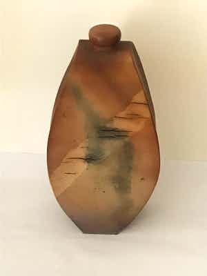 Niet of onleesbaar gesigneerd - kruik van keramiek verkocht voor € 1!