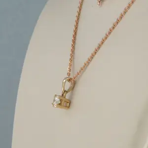 14k rose gouden collier met solitair hanger met briljant geslepen diamant 0.13ct kopen? Bied vanaf 1!