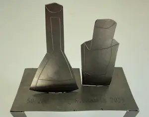 Klaas Gubbels - Handgesigneerde 'staande tekening' / stalen sculptuur | 2023 (GROOT) kopen? Bied vanaf 20!