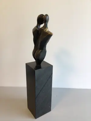 Joop van Nugteren - Sculptuur “ Schouder aan schouder “ kopen? Bied vanaf 119!