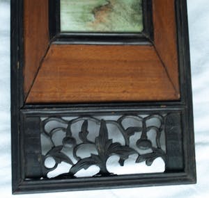 Curiosa - Keramieken tegel in gestoken houten paneel , Oosterse voorstelling kopen? Bied vanaf 1!