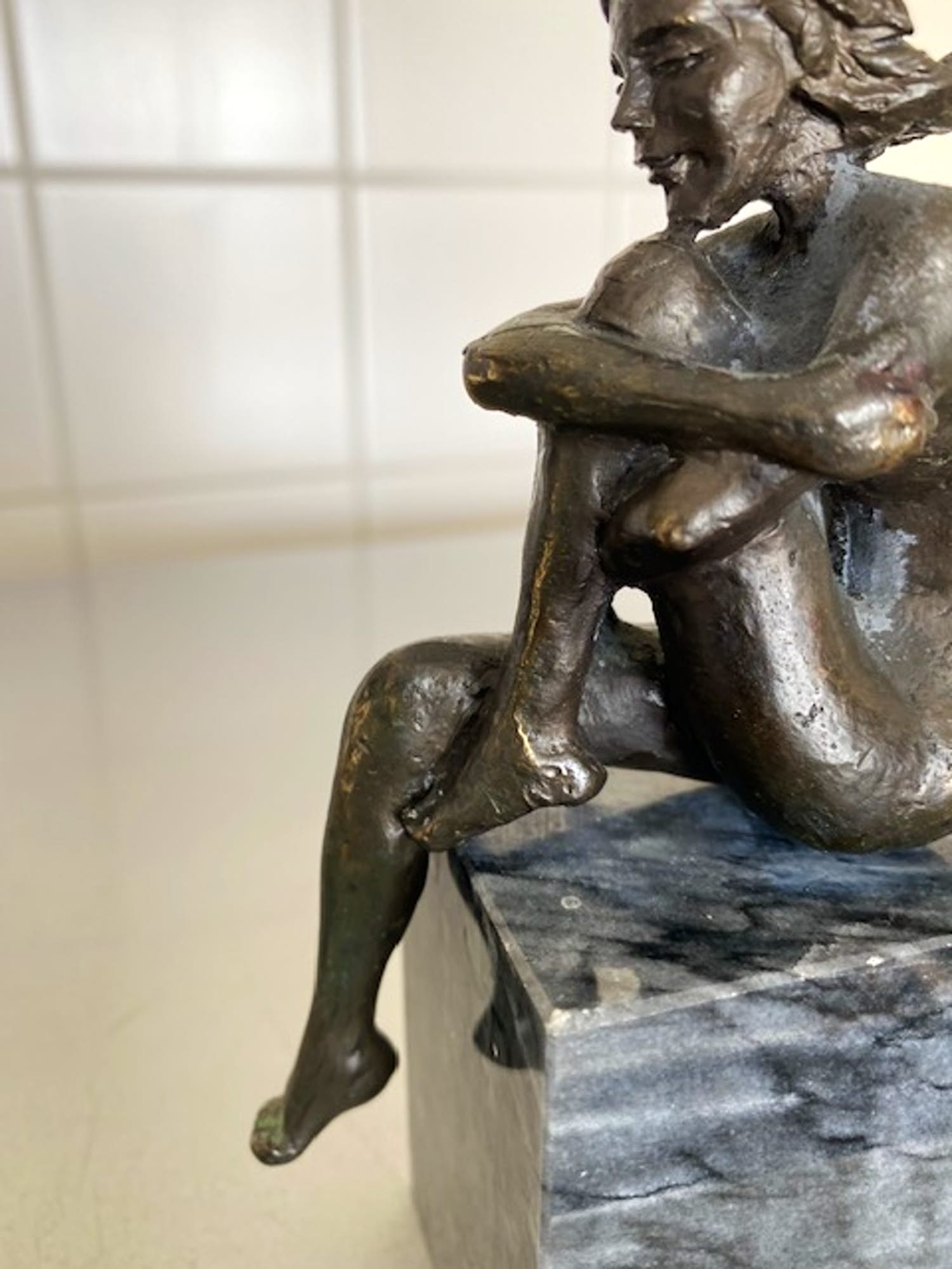 Niet of onleesbaar gesigneerd - peinzende muse kopen? Bied vanaf 1!