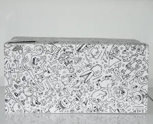 Keith Haring - Keith Haring spaarpot 'Radiant Baby' in originele kartonnen verpakking kopen? Bied vanaf 35!