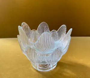 Sklo Union - Rudolfova - Vaclav Zajic voor Sklo Union, Lotus Candle Holder, 1970-80, Vintage Chechoslovak kopen? Bied vanaf 29!