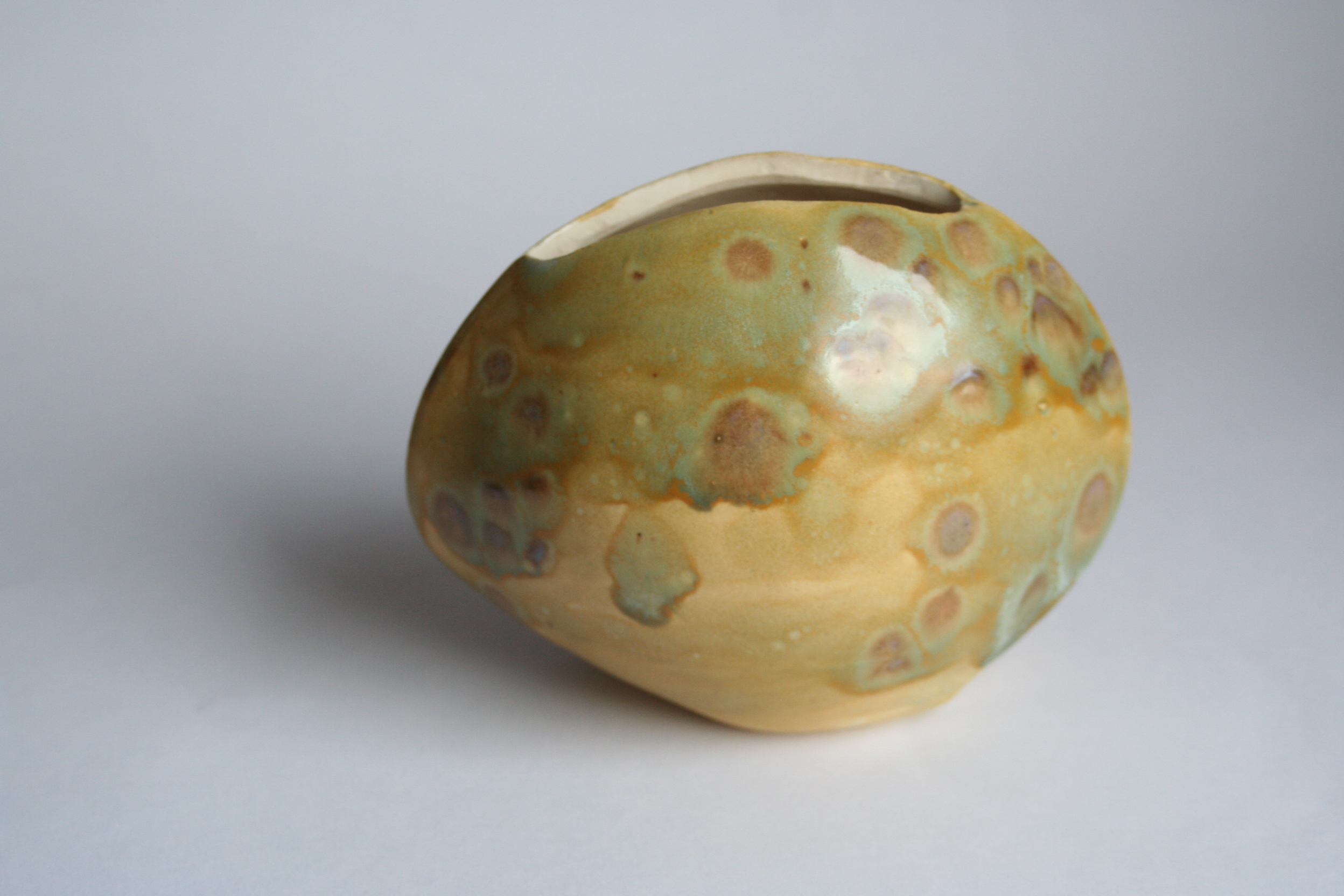 Niet of onleesbaar gesigneerd - vaasje - gesigneerd AR - 1997 kopen? Bied vanaf 1!