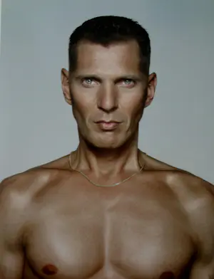 Erwin Olaf - gesigneerd Boek: OWN - 2012 kopen? Bied vanaf 250!