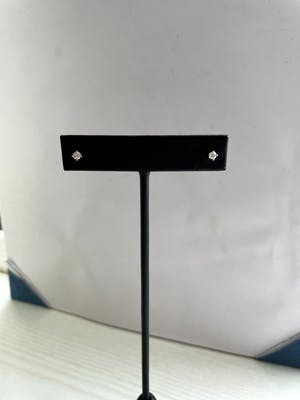 18kt witgouden oorstekers+ briljant 1,17 gr kopen? Bied vanaf 140!