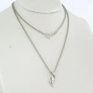 14k wit gouden collier en hanger met briljant geslepen diamanten tot. 0.12ct kopen? Bied vanaf 340!